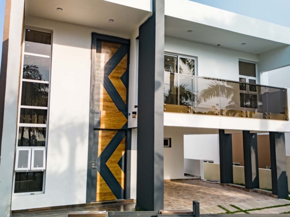 VILLA FRENTE AL PUEBLITO