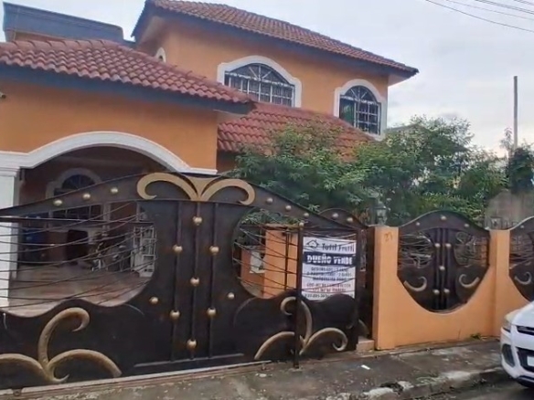 CASA EN MONTELLANO